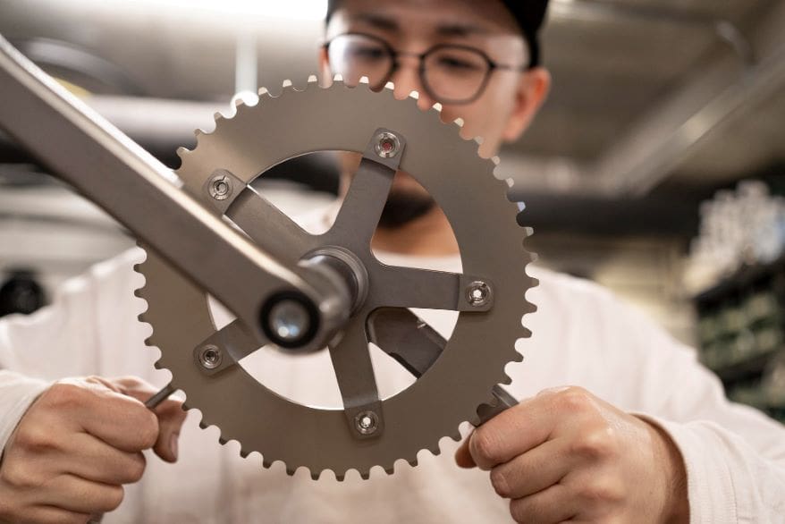 Gears/levers in machinery