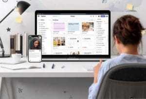Person usingNotion App